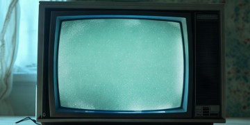 电视不休等待回收出自哪首歌？