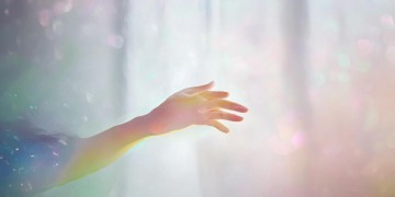 触碰你脸颊究竟是哪首歌？