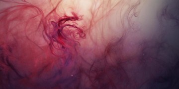 依然痛彻心扉出自哪首歌？