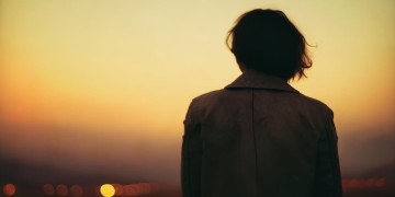 模仿王杰你的背影的是哪首歌?